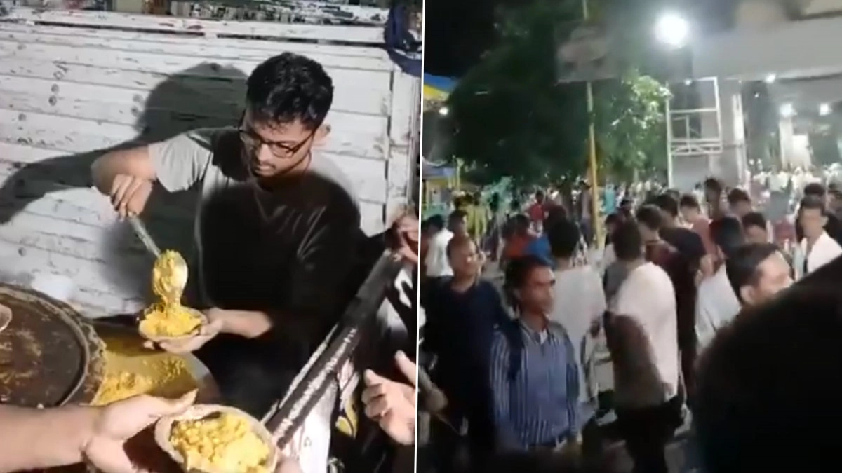 SSC Protest: রাতভর বিক্ষোভ চাকরিহারা শিক্ষকদের, স্যার-ম্যাডামদের জন্য খাবার, জলের ব্যবস্থা করলেন ডাক্তারবাবুরা