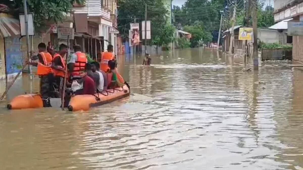 Heavy Rain In Tripura: নাগাড়ে বৃষ্টিতে জলমগ্ন ত্রিপুরা, ক্ষতিগ্রস্ত ৪০০ বাড়ি, চরম ভোগান্তিতে সাধারণ মানুষ