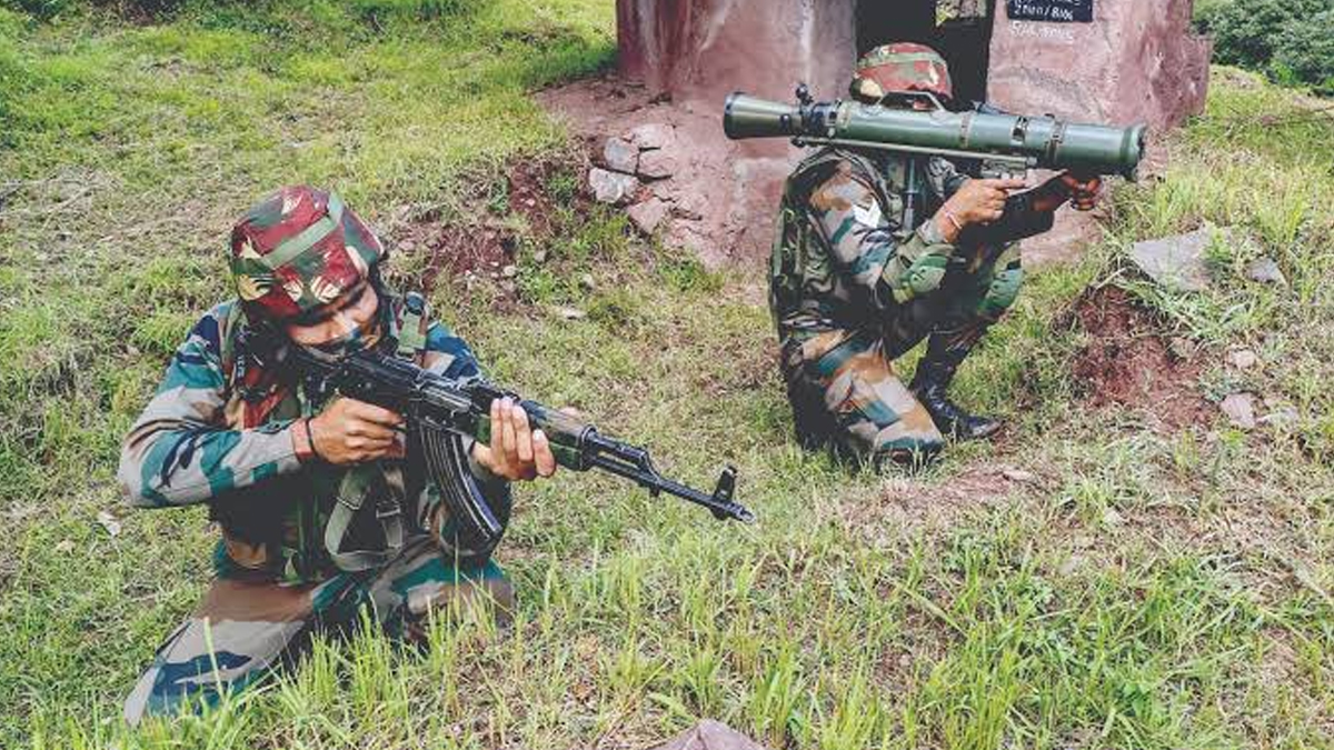 Jammu And Kashmir: সকাল থেকে তল্লাশি, গোলাগুলি, উধমপুরে জইশ জঙ্গিকে খতম করল সেনা