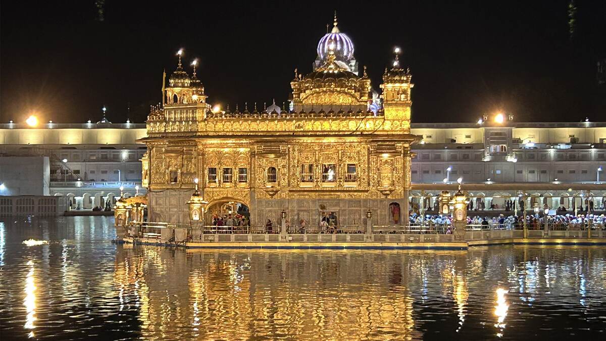 Pakistan Targeted Golden Temple: অমৃতসরের স্বর্ণমন্দিরে হামলার ছক কষেছিল পাকিস্তান, ছুঁড়েছিল ড্রোন ও ক্ষেপণাস্ত্র, কীভাবে রক্ষা পেল? ব্যাখ্যা সেনা কর্তার