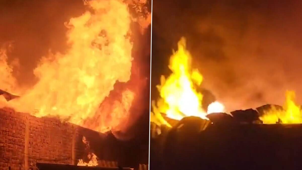 Delhi Fire: দিল্লিতে রাসায়নিক কারখানায় বিধ্বংসী আগুন, ঘটনাস্থলে দমকল বাহিনী, দেখুন ভিডিয়ো