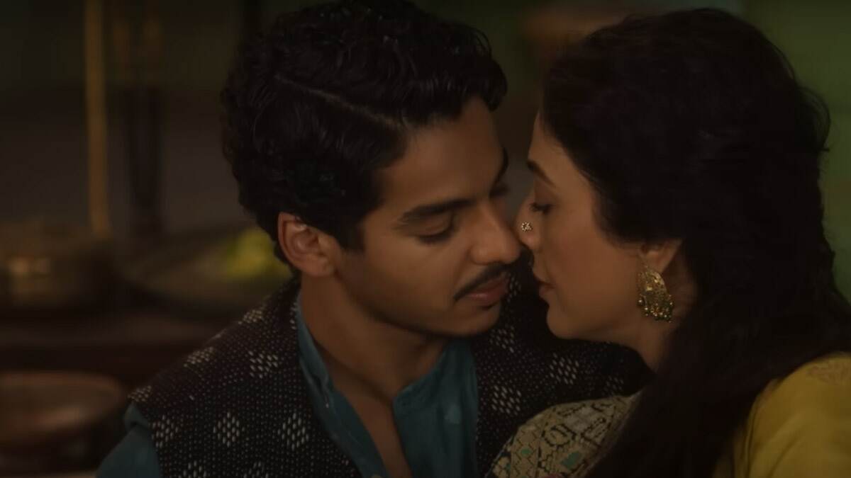 Ishaan Khatter Intimate Scenes with Tabu: 'তাবু ভীষণ দুষ্টু', ২৪ বছরের বড় অভিনেত্রীর সঙ্গে অন্তরঙ্গ দৃশ্যে অভিনয় নিয়ে মুখ খুললেন ঈশান