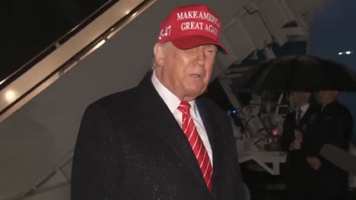 Donald Trump: ইরানকে ধ্বংসের চরম হুমকি ট্রাম্পের, মার্কিন প্রেসিডেন্টকে পাত্তা না দিয়েই যুদ্ধে মরিয়া ইজরায়েল!