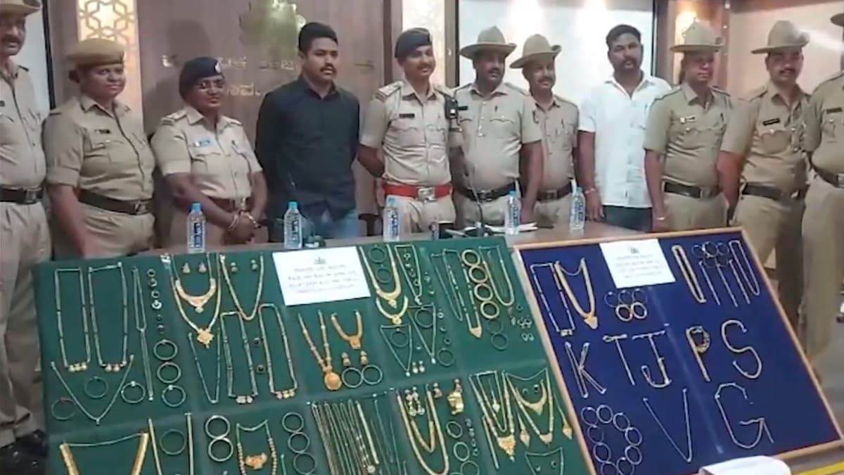 Karnataka: ব্যাঙ্ক থেকে কোটি টাকার সোনা চুরি করে পালাতে গিয়ে গ্রেফতার কর্মী, উদ্ধার চুরি যাওয়া সোনা