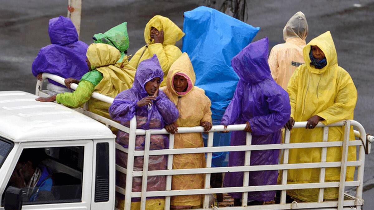 IMD Red Alert: কর্নাটকের উপকূলীয় অঞ্চলে ভারী বৃষ্টির পূর্বাভাস, লাল সতর্কতা জারি করল আবহাওয়া দফতর