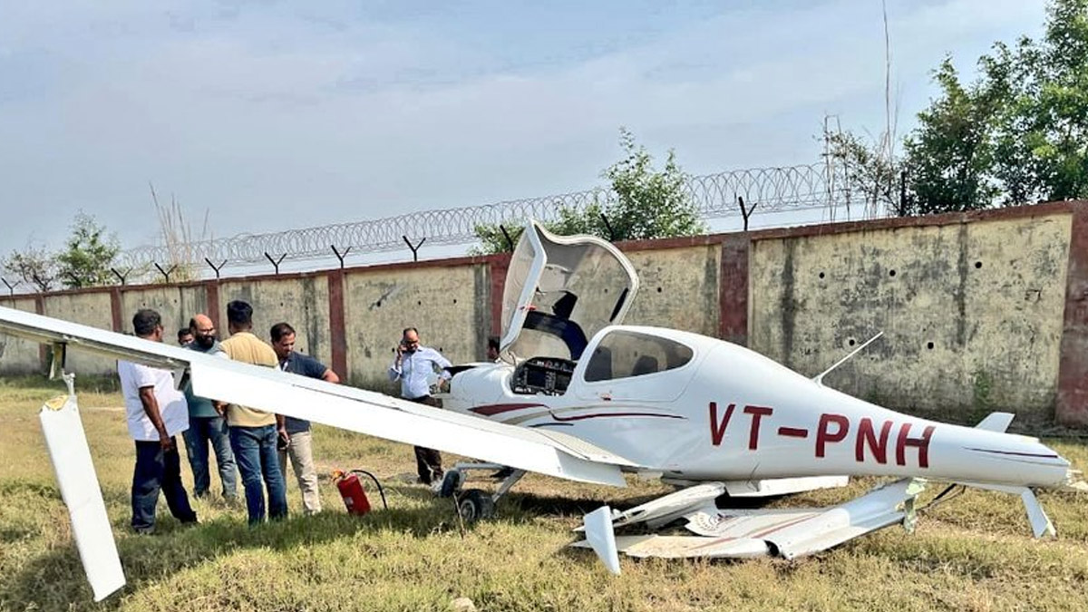 Aligarh Plane Crash: মাঝ আকাশ থেকে ধসে পড়ল প্রশিক্ষণরত বিমান, অক্ষত চালক