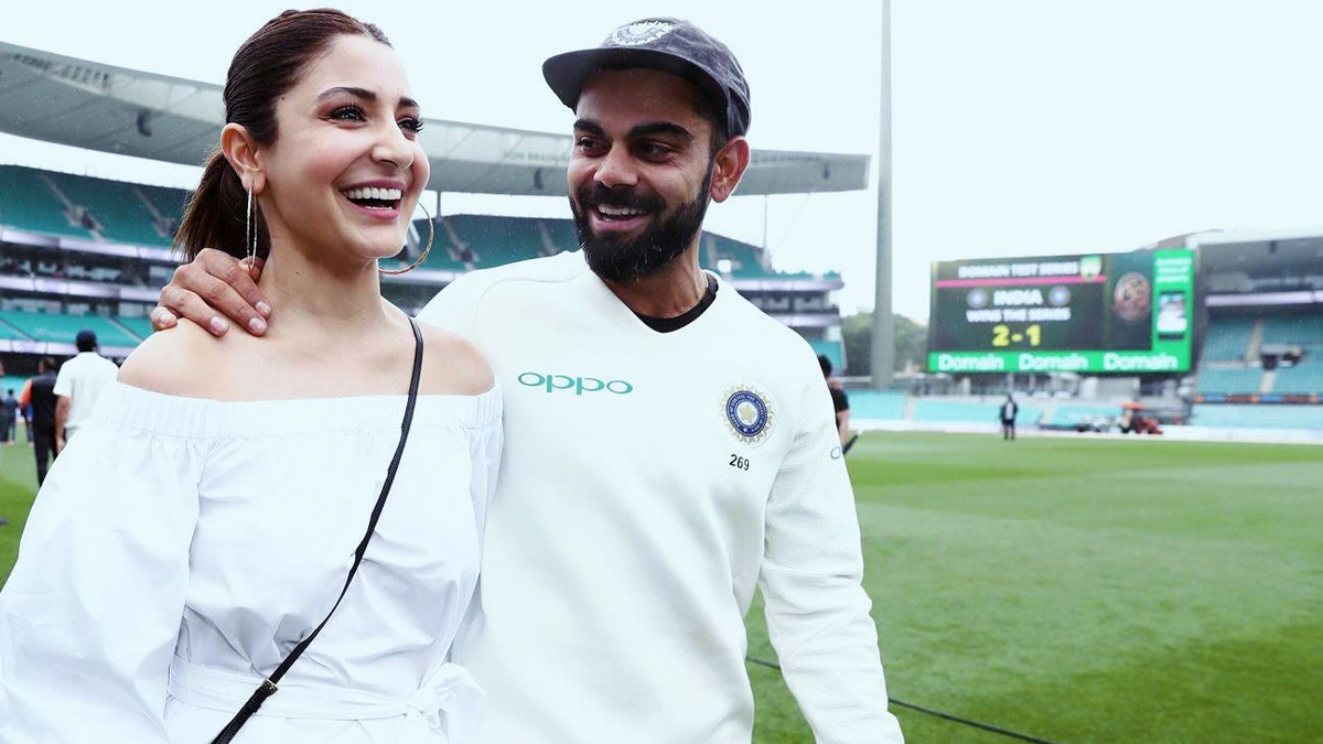 Virat Kohli with Anushka Sharma Back in Mumbai: টেস্ট ক্রিকেট থেকে অবসরের পর, প্রেমানন্দ জি মহারাজের আশ্রম থেকে মুম্বাই ফিরলেন বিরাট-অনুষ্কা (দেখুন ভিডিও)
