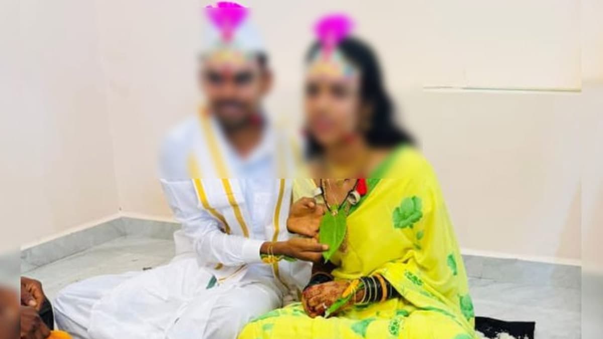 Karnataka: মঙ্গলসূত্র সবেমাত্র গলায় পরিয়েছিলেন, আচমকাই বুকে হাত দিয়ে শুয়ে পড়লেন পাত্র, বিয়ের অনুষ্ঠানে মর্মান্তিক ঘটনা কর্নাটকে