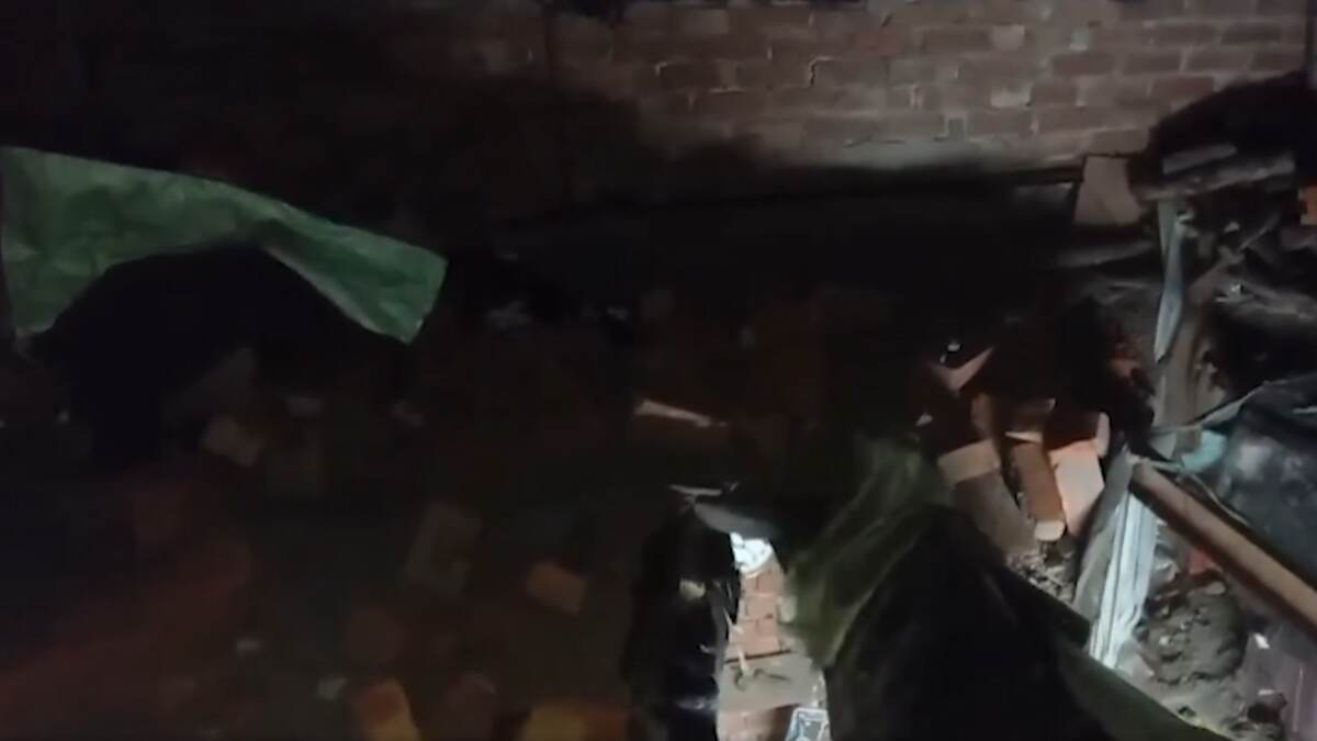 A Storm And Heavy Rain Hit Meerut: প্রবল ঝড়-বৃষ্টির মধ্যেই মেরঠে ভেঙে পড়ল তিনতলা বাড়ির দেওয়াল, শিশু-সহ দু'জন আহত