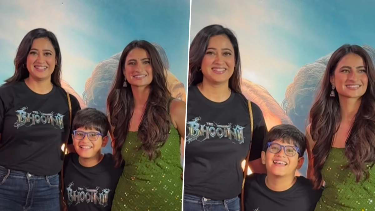 Palak Tiwari & Shweta Tiwari: 'দ্য ভূতনি' ছবির স্ক্রিনিংয়ে মা শ্বেতা তিওয়ারি এবং ভাইয়ের সঙ্গে পলক তিওয়ারি, দেখুন ভিডিও