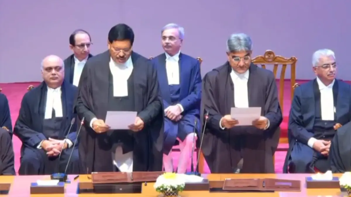 Supreme Court Judge Ceremony: শপথ নিলেন সুপ্রিম কোর্টের তিন নতুন বিচারপতি, শপথ বাক্য পাঠ করালেন প্রধান বিচারপতি বি. আর. গাভাই
