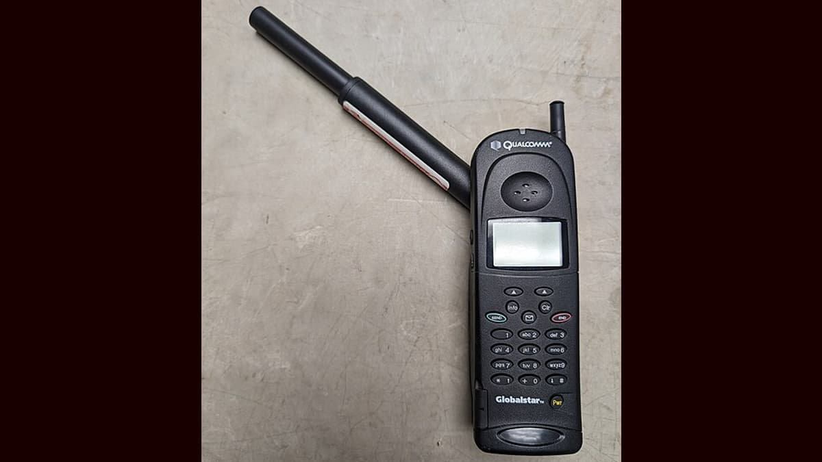 Satellite Phone: স্যাটেলাইট ফোন নিয়ে যাত্রা, পুদুচেরি বিমানবন্দরে আটকানো হল মার্কিন চক্ষু চিকিৎসককে, শুরু তদন্ত