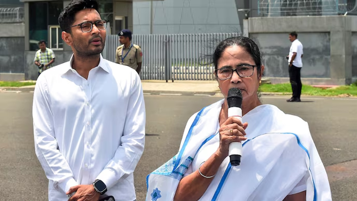 Kaliganj Bypoll Results: ব্যবধান বাড়িয়ে কালীগঞ্জ ধরে রেখে ১১-০ তৃণমূলের, মহুয়া মৈত্রর সঙ্গে বাবাকেও ছাপিয়ে গেলেন আলিফা