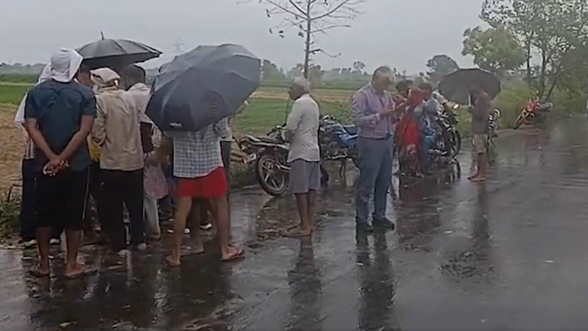 Lightning Strike: প্রাকৃতিক দুর্যোগ বজ্রপাতে ২ জন শ্রমিকের মৃত্যু, আহত আরও একজন
