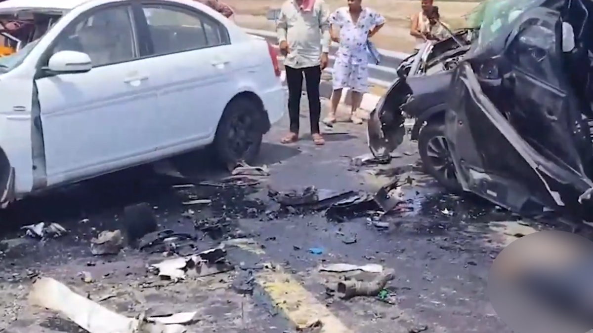Bhavnagar Car Accident: ভাবনগরের জাতীয় সড়কে দুটি গাড়ির মুখোমুখি সংঘর্ষ, দুর্ঘটনায় মৃত ৩, আহত অনেকে