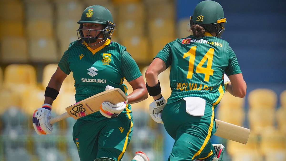 SL W vs SA W, ODI Tri Series Live Scorecard: মালকি মাদারার বোলিংয়ে বিধ্বস্ত দক্ষিণ আফ্রিকার স্কোর ২৩৫/৯