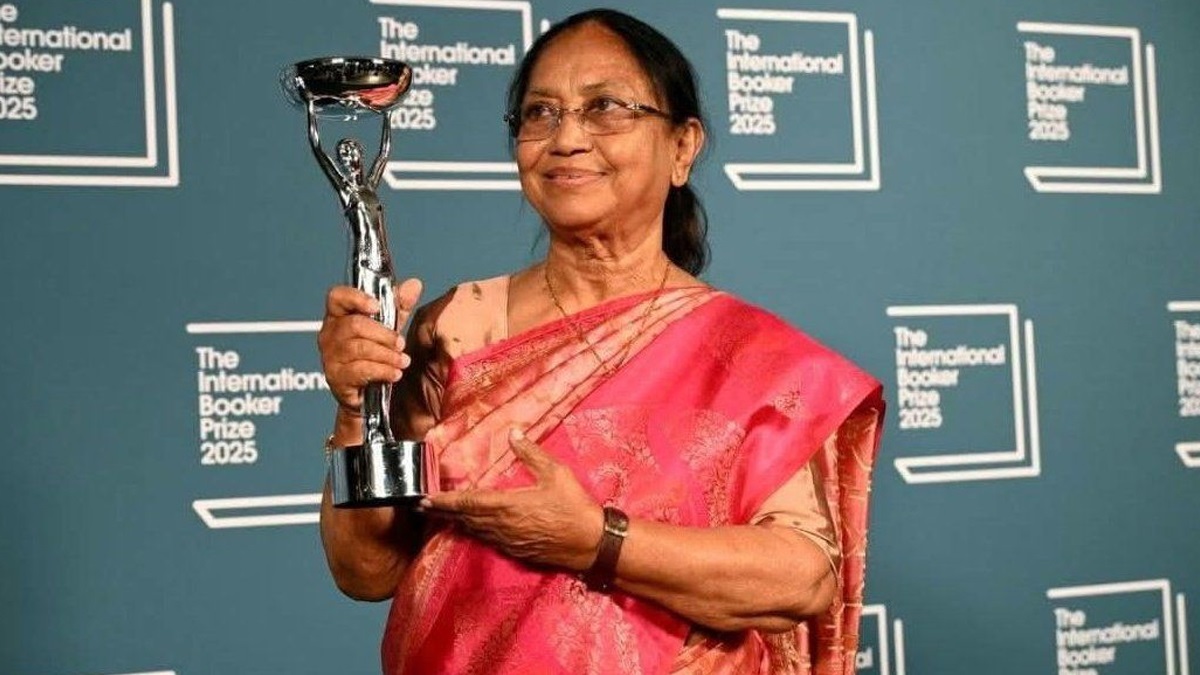 Banu Mushtaq Wins International Booker Prize For 'Heart Lamp': 'হার্ট ল্যাম্পের' জন্য আন্তর্জাতিক বুকার প্রাইজ় পেলেন বানু মুস্তাক