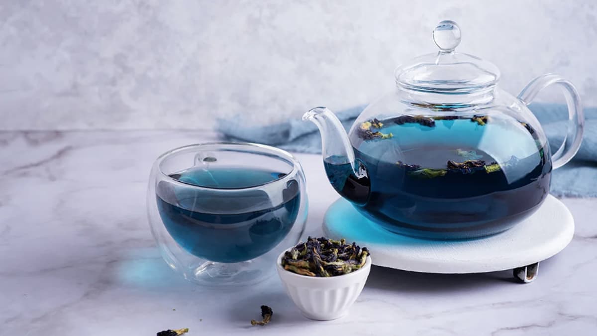 Blue tea benefits: জীবন বদলে দেবে নীল চা। এর উপকার জানলে অবাক হবেন