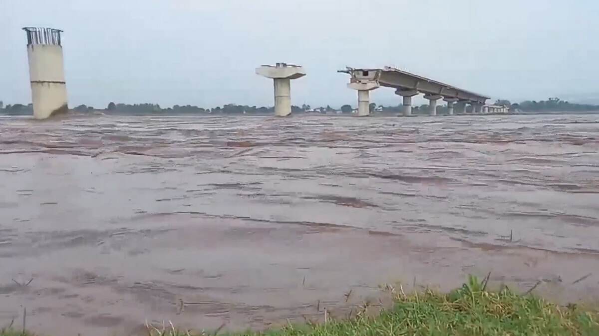 Jammu And Kashmir Rain: একটানা বৃষ্টি, ভয়াবহভাবে জল বাড়ছে চেনাবের, জঙ্গি আতঙ্কের  মাঝে আখনুরে চোখ রাঙাচ্ছে নদীও