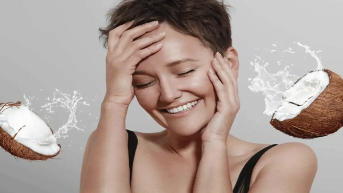 Coconut water for beauty: নারকেল জলেই ফিরবে জেল্লা। জেনে নিন কীভাবে ব্যবহার করবেন