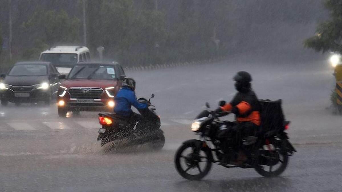 Heavy Rain In Bengaluru: নাগাড়ে বৃষ্টিতে বানভাসি বেঙ্গালুরু, দু'দিনে মৃতের সংখ্যা বেড়ে ৫