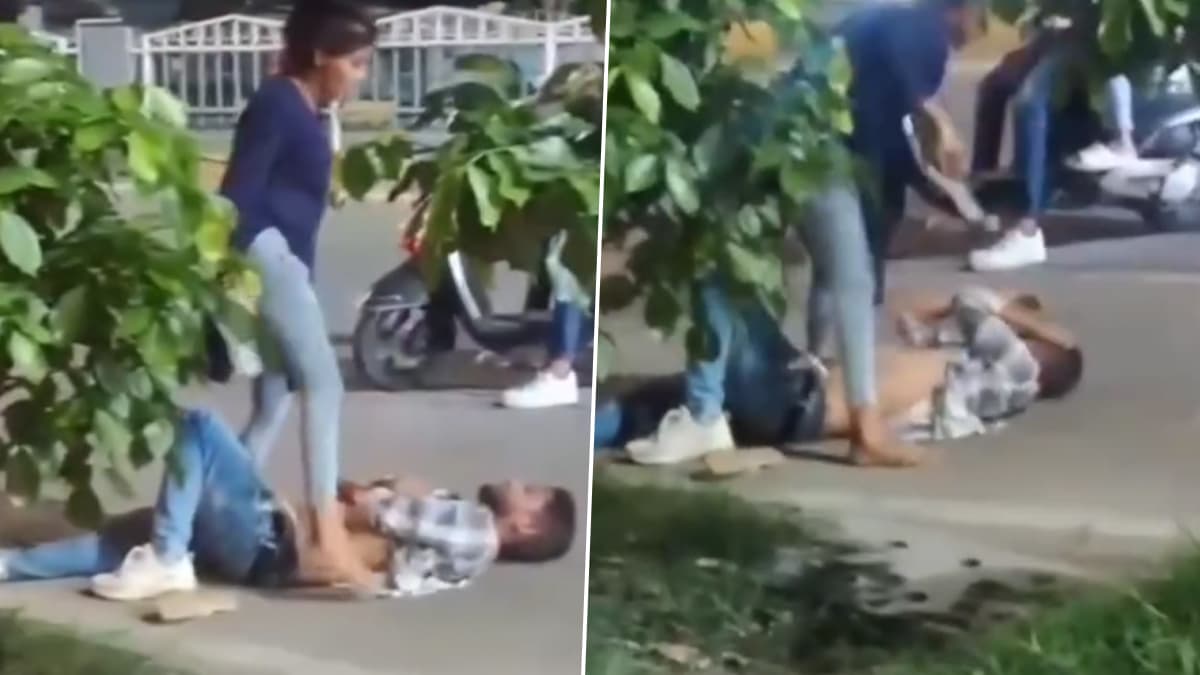 Indore Viral Video: অন্য নারীতে আসক্ত প্রেমিক, রাস্তায় ফেলে সঙ্গীকে মার প্রেমিকার,ভাইরাল ভিডিয়ো