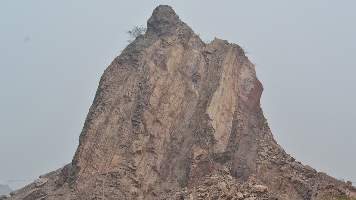 Where Is Pakistan's Kirana Hills? পাকিস্তানের গুপ্ত ঘাঁটি কিরানা হিলস, কালো পাহাড়ের খাঁজে রয়েছে পরমাণু কেন্দ্র, বিমান ঘাঁটি, ব্ল্যাক মাউন্টেনে কী লুকিয়ে রেখেছে ইসলামাবাদ