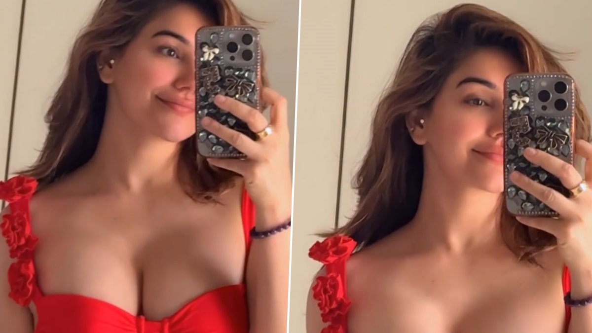 Kangna Sharma Video: 'রেড হট' কঙ্গনা, আয়না দিয়ে উঁকি দিচ্ছে শরীরের উন্মুক্ত অংশ, দেখুন ভিডিয়ো