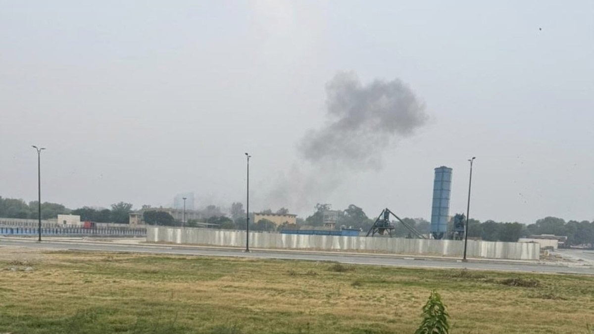 Blast Heard In Lahore: লাহোরে বিস্ফোরণের শব্দ, ধোঁয়ায় ঢাকল আকাশ, পাকিস্তানের শহরে চূড়ান্ত আতঙ্ক: রিপোর্ট