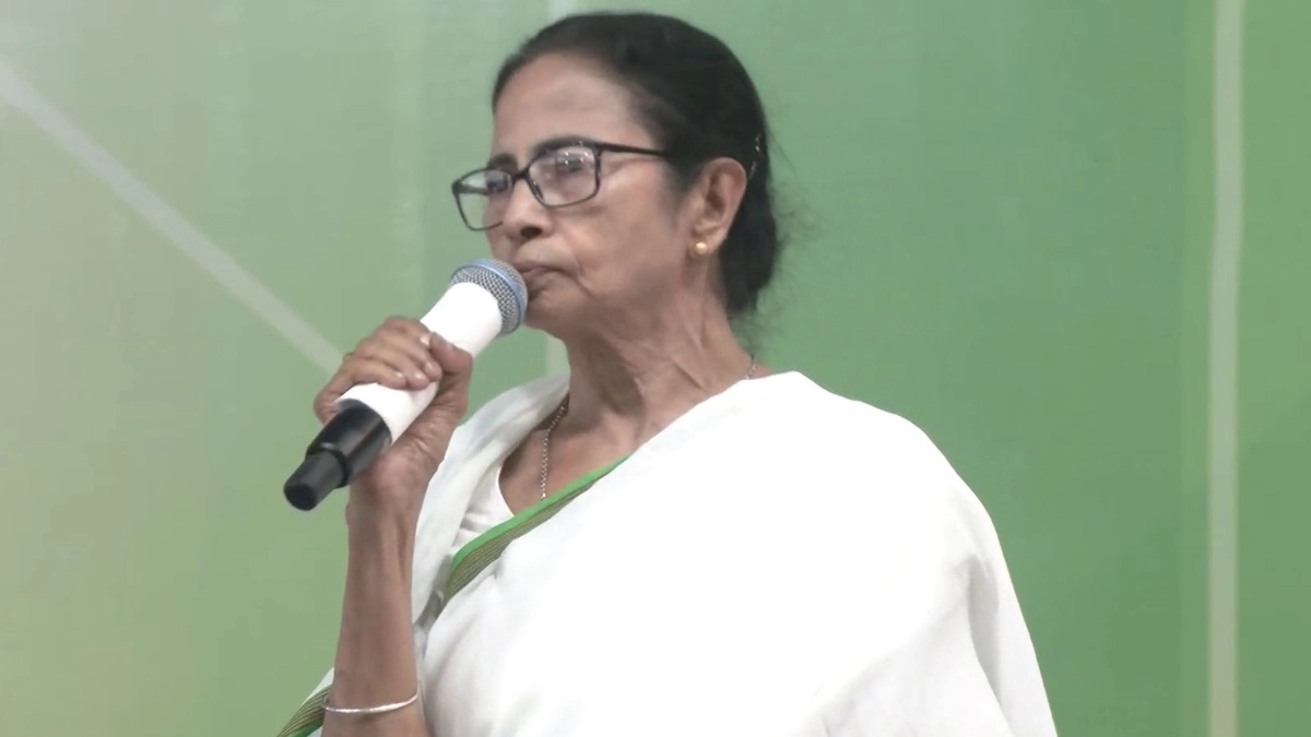 CM Mamata Banerjee: ‘বাংলায় কথা বললেই কীভাবে বাংলাদেশি হিসেবে চিহ্নিত করা যায়!’; মমতা বন্দ্যোপাধ্যায়