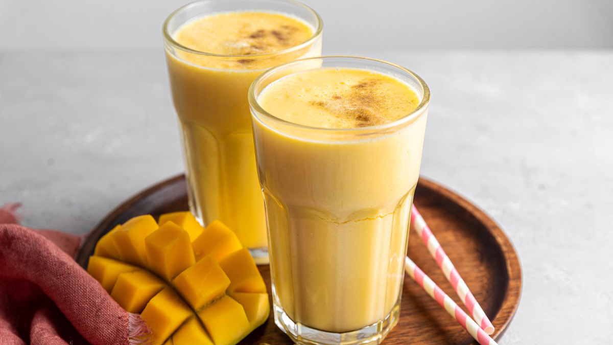 Mango lassi recipe: গরমে ঘরেই তৈরি করুন সুস্বাদু ম্যাঙ্গো লস্যি । দেখুন কীভাবে বানাবেন