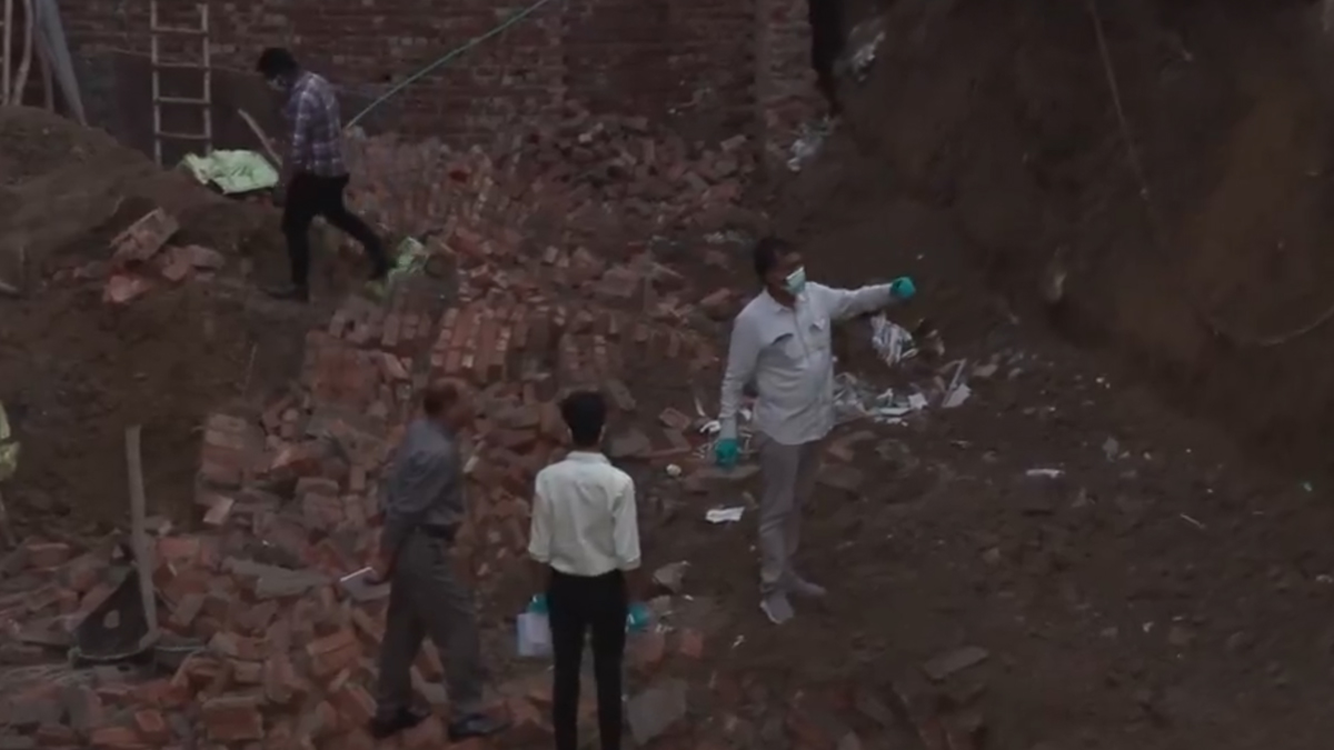 Building Collapsed: আচমকা ভেঙে পড়ল নির্মীয়মাণ বহুতল, ধ্বংসস্তূপে চাপা পড়ে মৃত্যু ৩ জনের