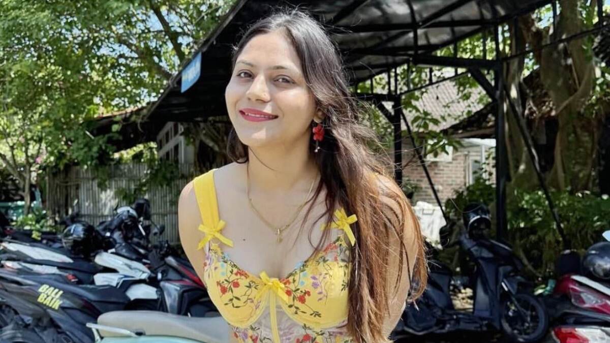 YouTuber Jyoti Malhotra Was 'Pakistani Asset': পাকিস্তানের হাই প্রোফাইল পার্টিতে জ্যোতি মালহোত্রা, পাক অফিসারের সঙ্গে সখ্যতা, 'গদ্দার' ইউটিউবার পাকিস্তানের 'অ্যাসেট', চমকে উঠবেন তথ্য জানলে