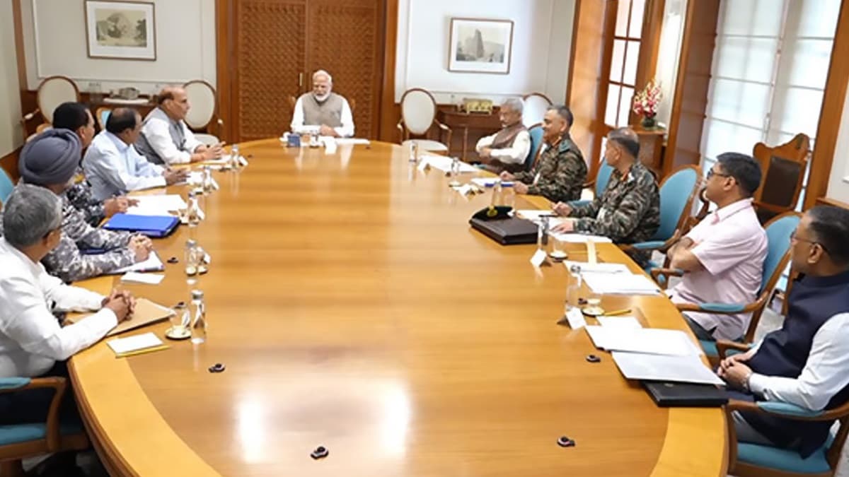 PM Holds High Level Meeting:  'পাকিস্তানের গুলির জবাবে চলবে ভারতের গোলা', ফের উচ্চ পর্যায়ের বৈঠকে প্রধানমন্ত্রী, নতুন করে কোনও সিদ্ধান্তের অপেক্ষায় দেশ?