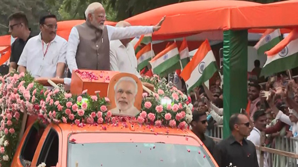 PM Modi Warns Pakistan: 'রুটি খেয়ে সুখে শান্তিতে জীবন কাটাও, না হলে আমার গুলি তো আছেই', পাকিস্তানকে 'বুলেট ওয়ার্নিং' মোদীর