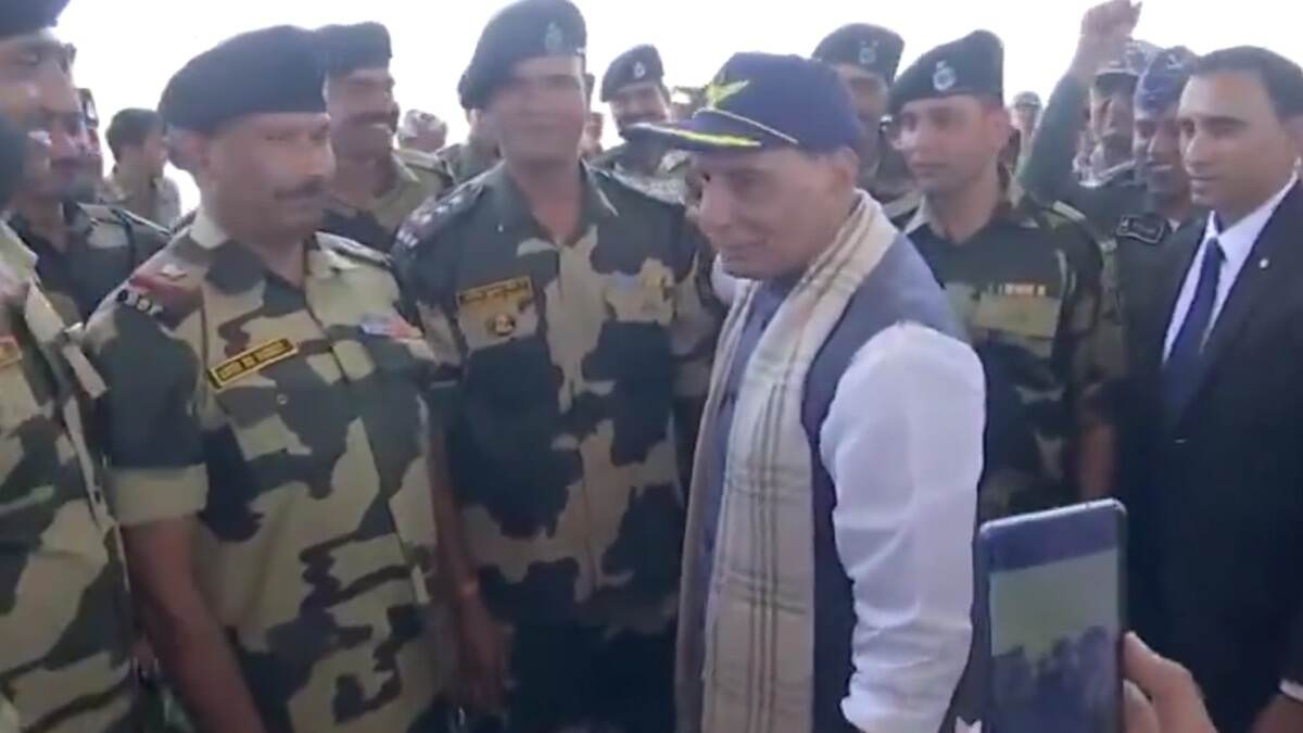 Rajnath Singh: 'মাত্র ২৩ মিনিটে শত্রুদের ঘাঁটি গুড়িয়ে দিয়েছেন ভারতের বীর জওয়ানরা', ভূজে হাজির হয়ে বললেন 'গর্বিত' রাজনাথ