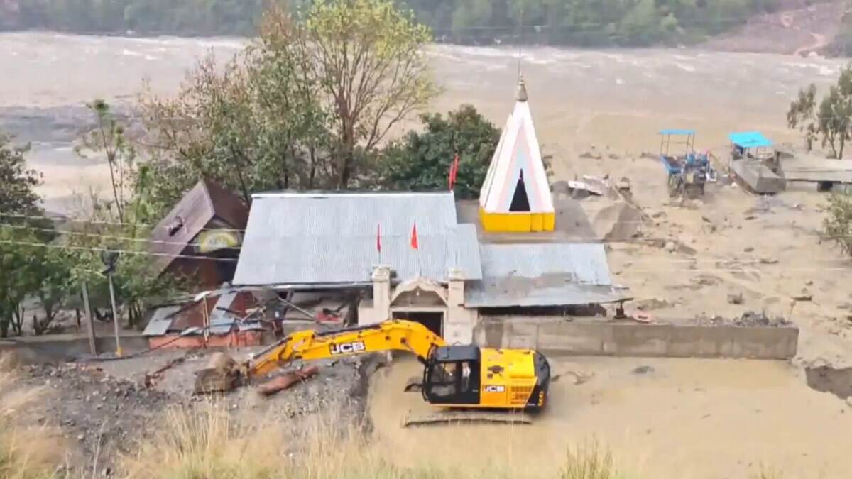 Mudslides In Jammu Kashmir: ভূমিধসের কবলে কাশ্মীর, বন্ধ জম্মু-শ্রীনগর জাতীয় সড়ক
