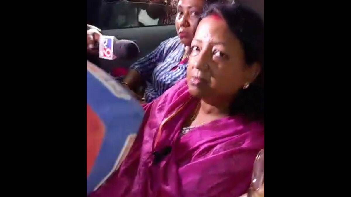 Rinku Majumdar-Dilip Ghosh Son Dies:  রিঙ্কুর সঙ্গে কেক কেটে মা দিবস পালন করেন সৃঞ্জয়, অফিসও করছিলেন ঠিকঠাক, তাহলে কেন দিলীপের সৎ পুত্রের এই রহস্য মৃত্যু, উঠছে প্রশ্ন