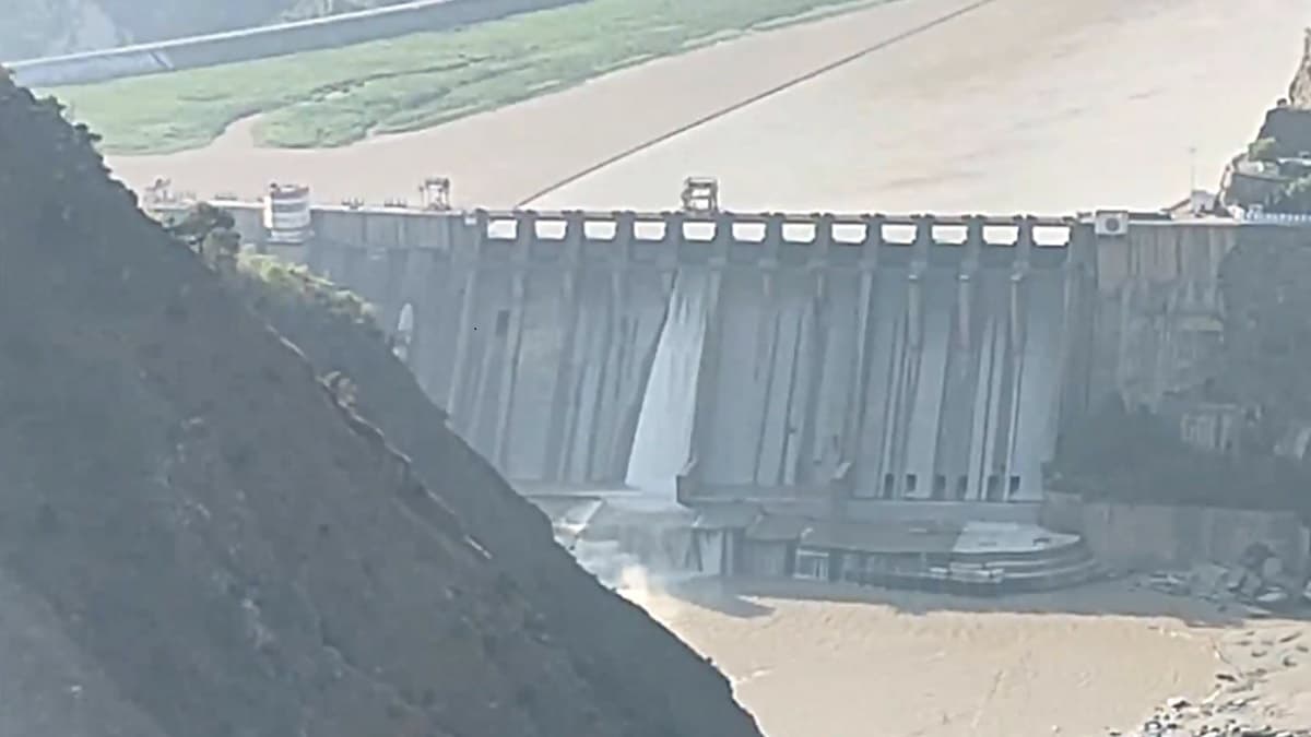 Salal Dam's One Gate Is Open In J&K: সালাল বাঁধের একটি মাত্র গেট খুলল ভারত, এবার শুকোবে পাকিস্তান?