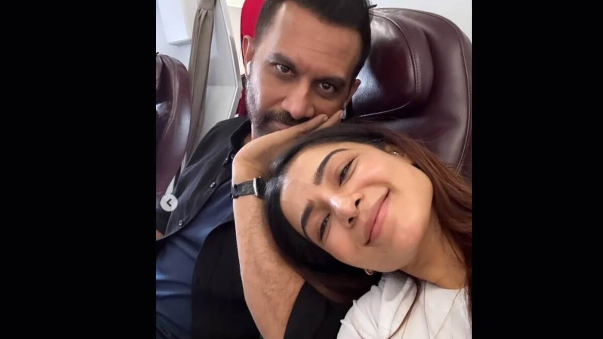 Samantha Ruth Prabhu-Raj Nidimoru: রাজের কাধে মাথা, নাগার সঙ্গে সম্পর্কের তিক্ততা কাটিয়ে ভালবাসা খুঁজে পেলেন সামান্থা? দেখুন ছবি