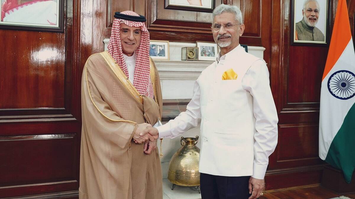 Saudi Minister's Delhi Visit Amid India-Pakistan Tension: জঙ্গি নিধনে সিদূঁরে মেঘ ছড়িয়েছে পাকিস্তানে, না বলে কয়ে তড়িঘিড়ি দিল্লিতে হাজির সৌদির মন্ত্রী