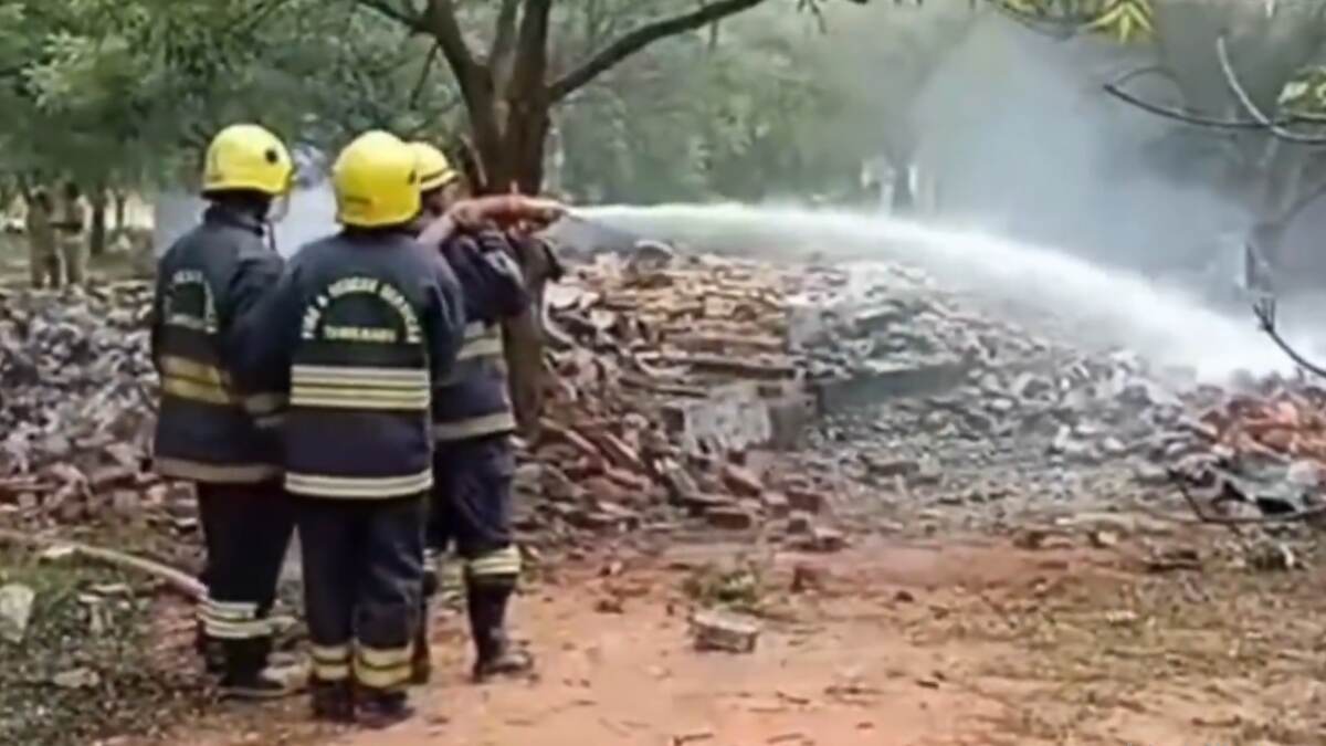 Virudhunagar Blast: রবি সকালে ভয়াবহ বিস্ফোরণ, উড়ে গেল আতশবাজি কারখানা