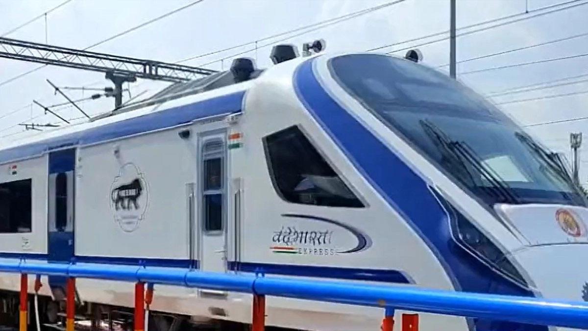Howrah-Puri Vande Bharat Express: রাজ্যবাসীর জন্য খুশির খবর, বাড়ছে হাওড়া-পুরী বন্দে ভারত এক্সপ্রেসের কোচ, চাপ কমবে টিকিটের