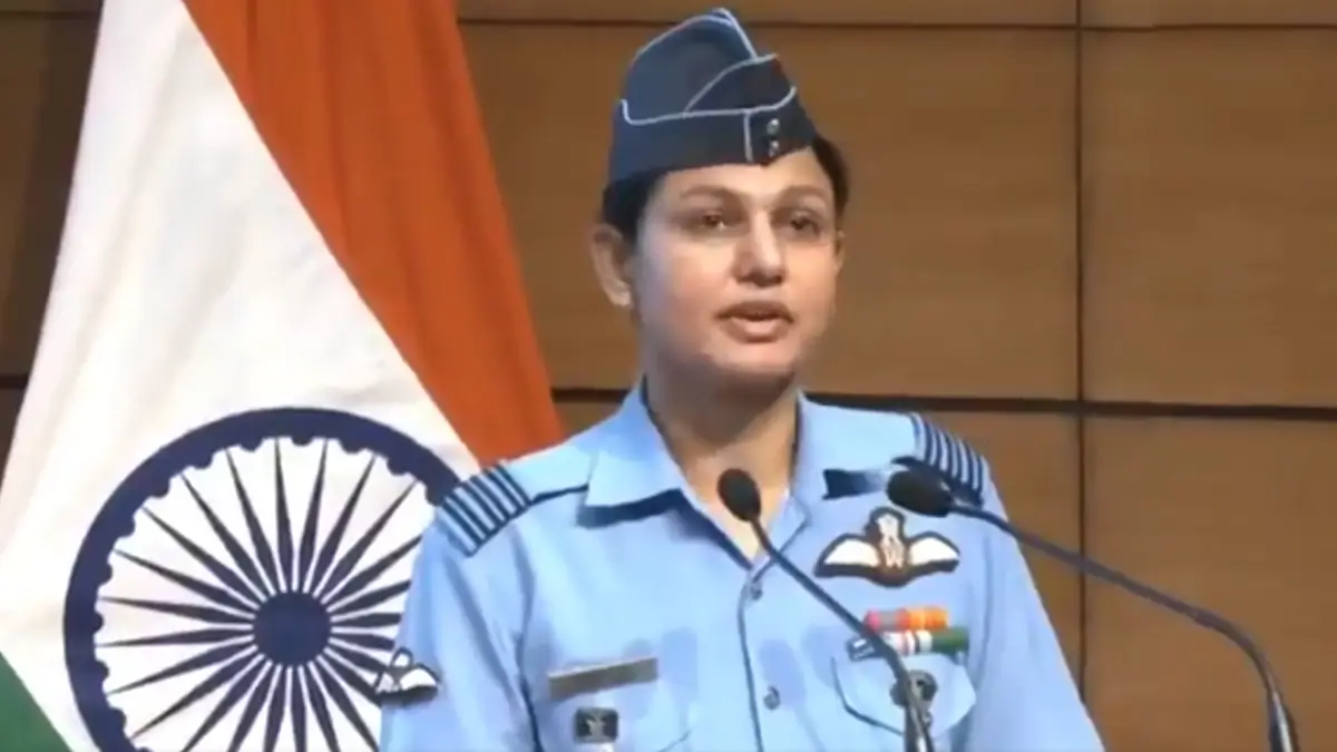 Vyomika Singh: পাকিস্তানের আকাশে কীভাবে সফল হল 'অপারেশন সিঁদুর' দেশবাসীকে জানালেন ভোমিকা, কে এই 'আকাশকন্যা?' রইল বিস্তারিত