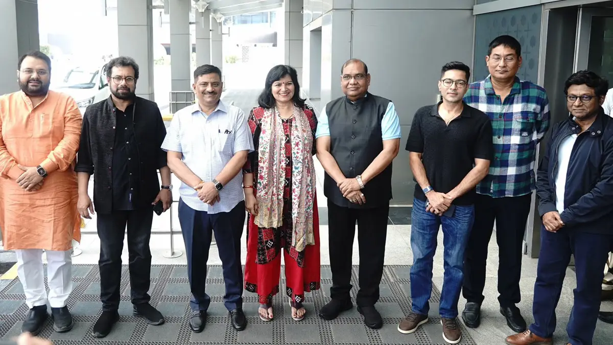 Sanjay Jha Delegation Returns India: সঞ্জয় ঝা-এর নেতৃত্বে সর্বদলীয় প্রতিনিধিদল ফিরল দেশে,  ফলপ্রসূ সফরে খুশি সকলেই
