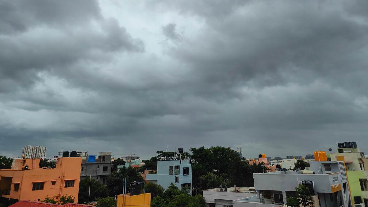 Weather Forecast Of Bengal: ঘূর্ণাবর্তের কারণে আগামী ২৪ ঘণ্টাও কলকাতা-সহ দক্ষিণবঙ্গের বিভিন্ন জেলায় ঝড়-বৃষ্টি চলবে, জানাল আবহাওয়া দফতর
