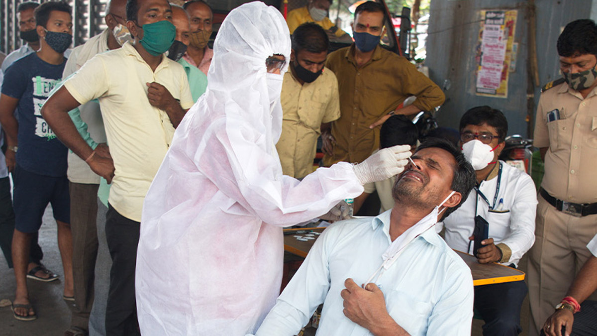 Covid 19 in West Bengal: সংক্রমণের দিক থেকে চতুর্থ স্থানে পশ্চিমবঙ্গ, রাজ্যের কোভিড পরিস্থিতি নিয়ে কী বলছেন বিশেষজ্ঞ চিকিৎসক? দেখুন