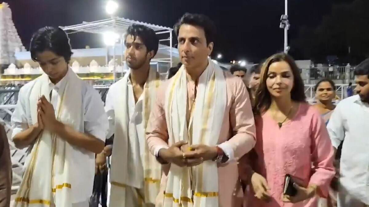 Sonu Sood: সপরিবারে তিরুপতিতে পুজো সোনু সুদের, দেখুন ভিডিও