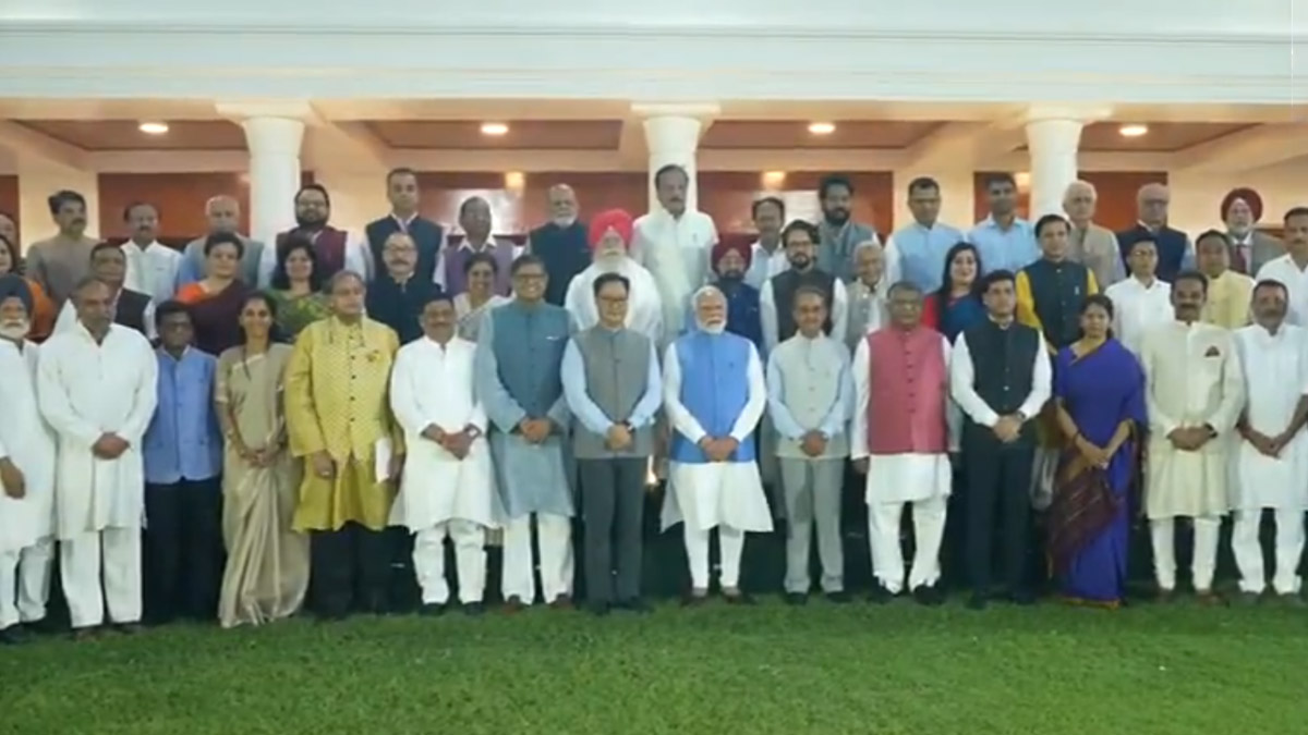 PM Narendra Modi: শশী থারুরদের সঙ্গে নিজের বাসভবনে দেখা করলেন প্রধানমন্ত্রী মোদী