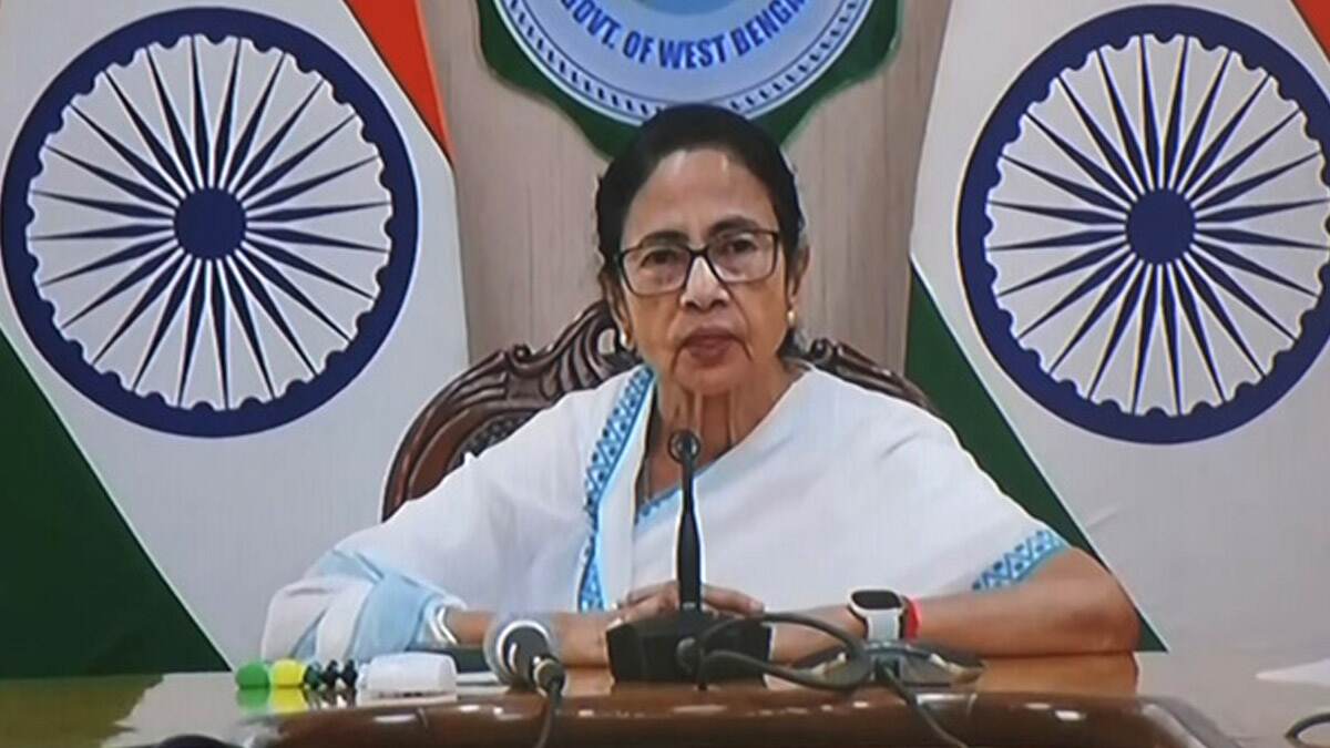 Mamata Banerjee: কীভাবে সীমান্তের নিরাপত্তা লঙ্ঘন করে দেশে ঢুকল জঙ্গিরা? পহেলগাম হামলায় কেন্দ্রের ব্যর্থতাকেই তুলে ধরছেন মুখ্যমন্ত্রী মমতা